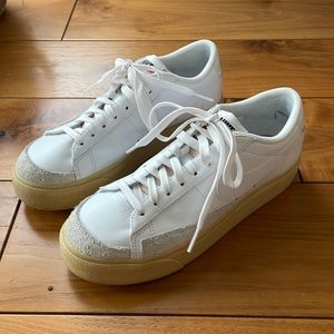 Nike Blazer Low Platform ( size 7.5W)